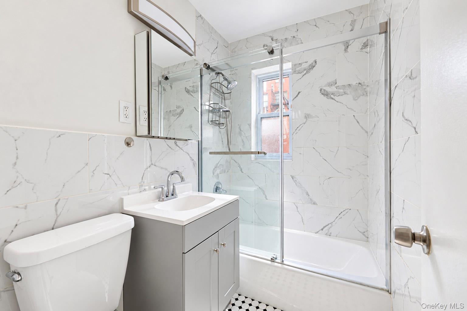 585 Mclean Avenue, Unit 4D photo 7