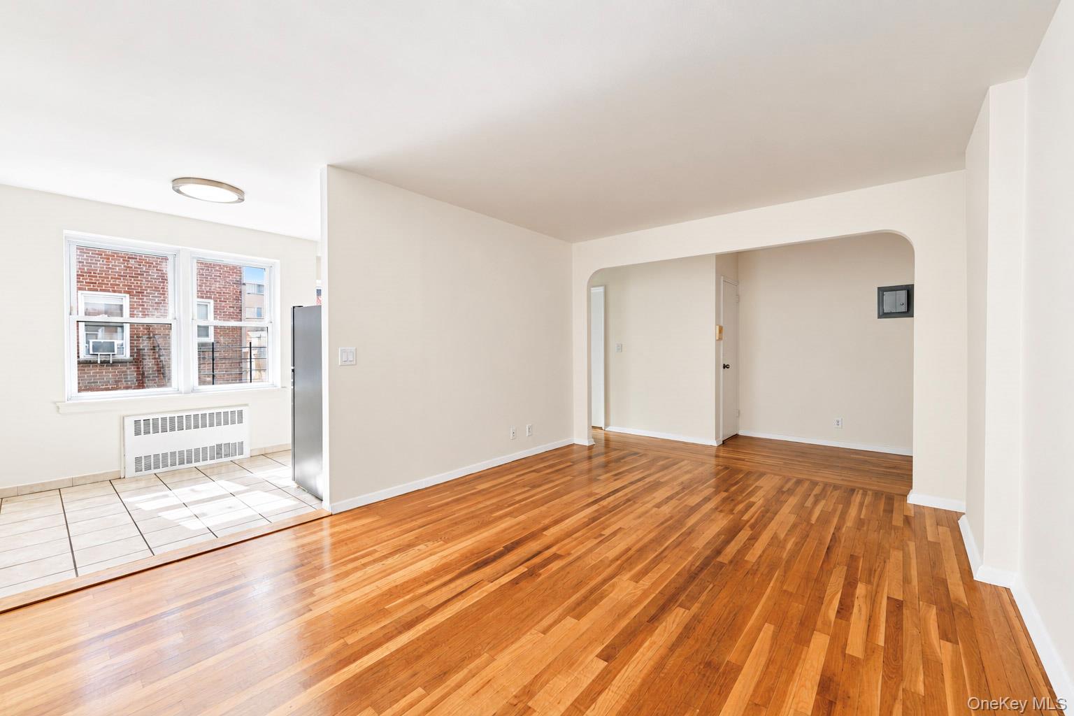 585 Mclean Avenue, Unit 4D photo 2