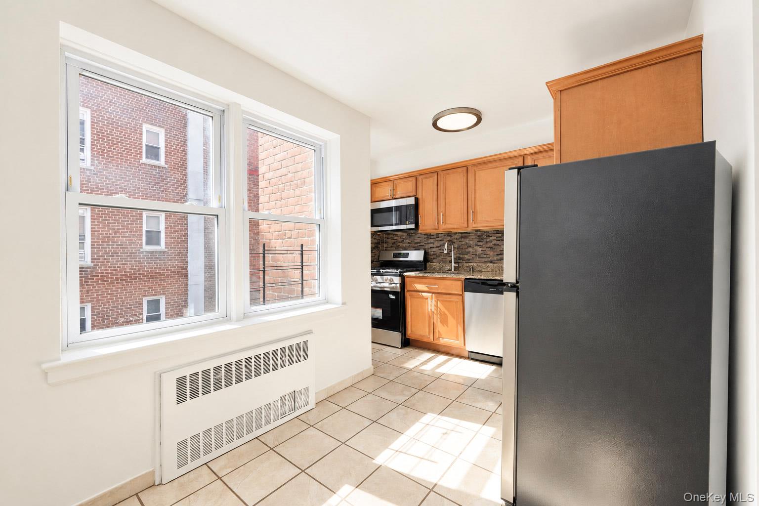 585 Mclean Avenue, Unit 4D photo 6
