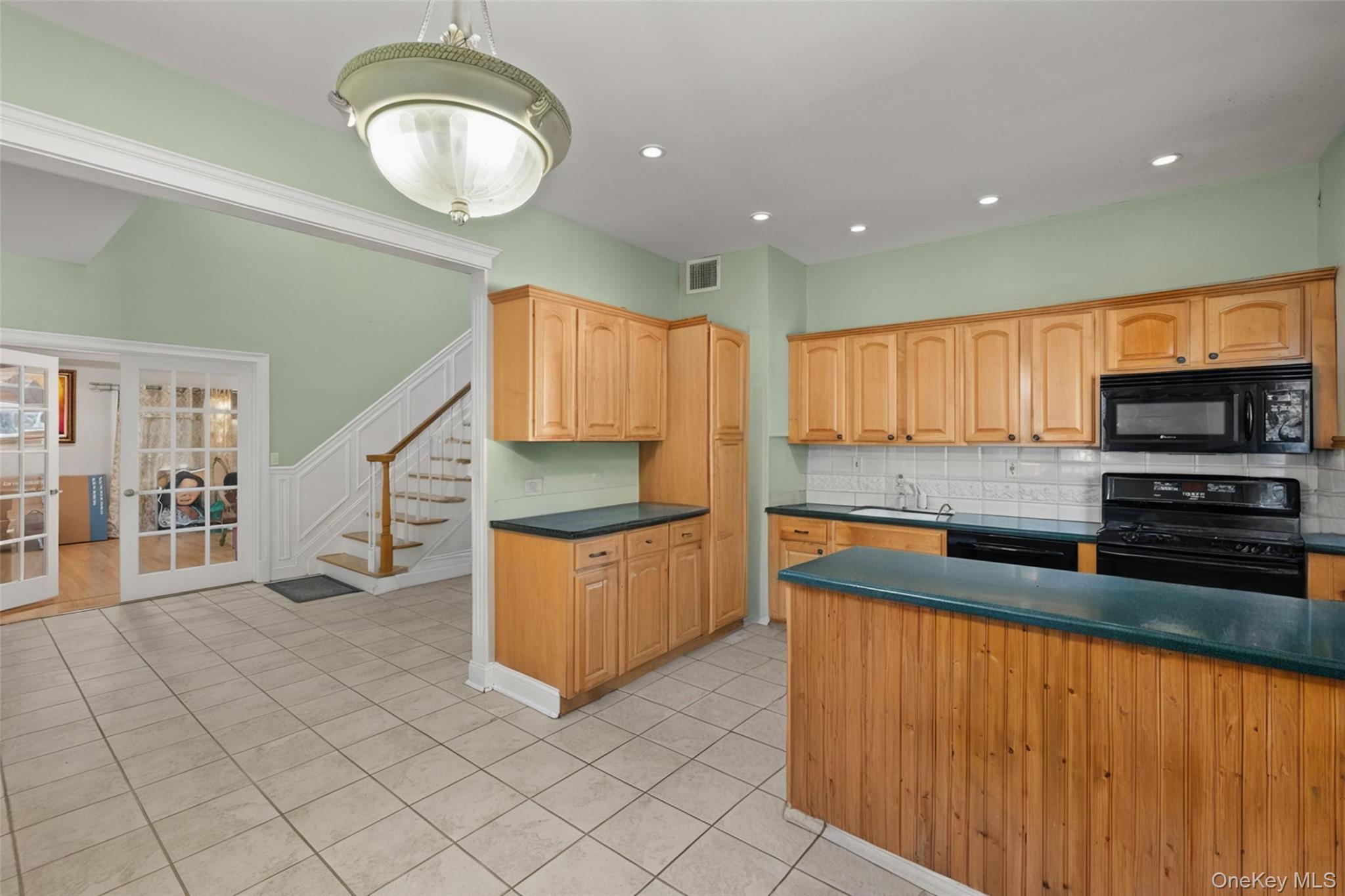 46 Garden City Street – For Sale photo 6