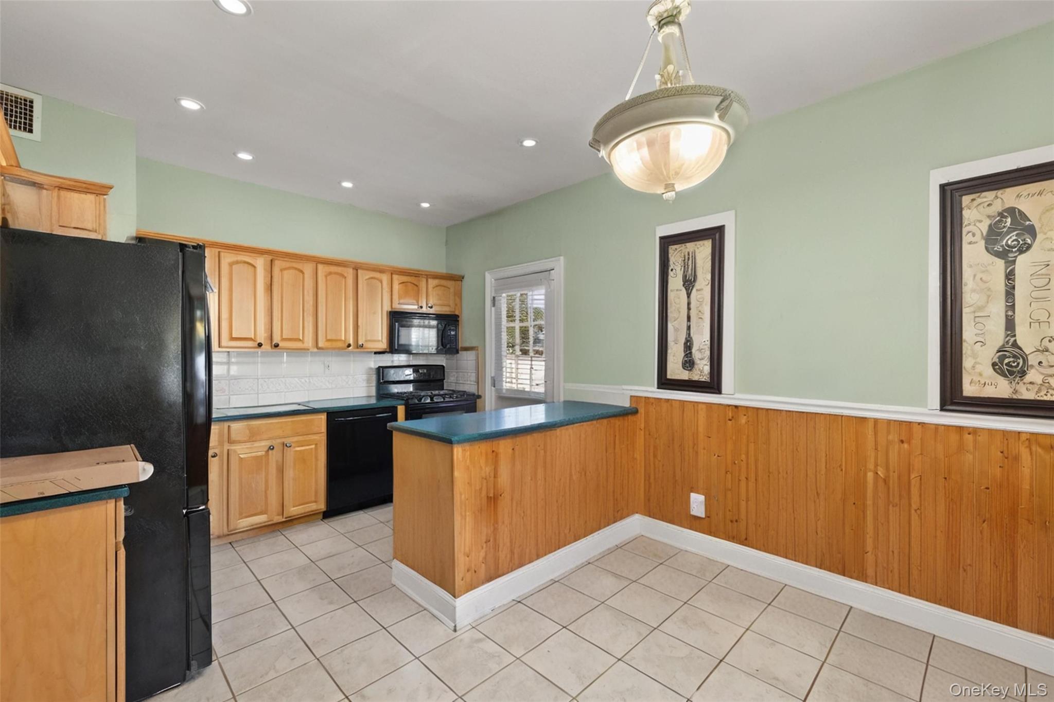 46 Garden City Street – For Sale photo 5