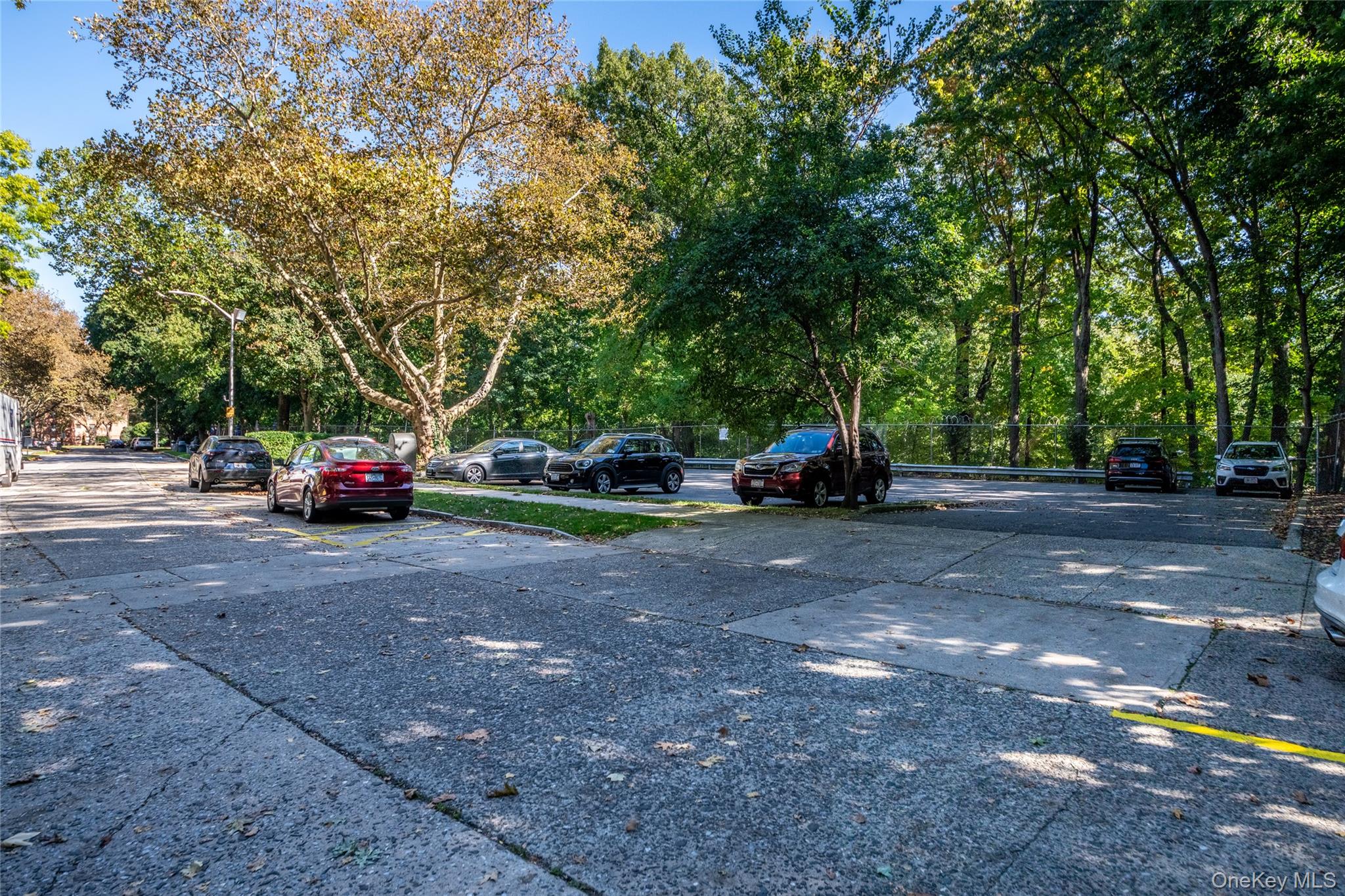 98 Pearsall Drive, Unit 1C photo 33
