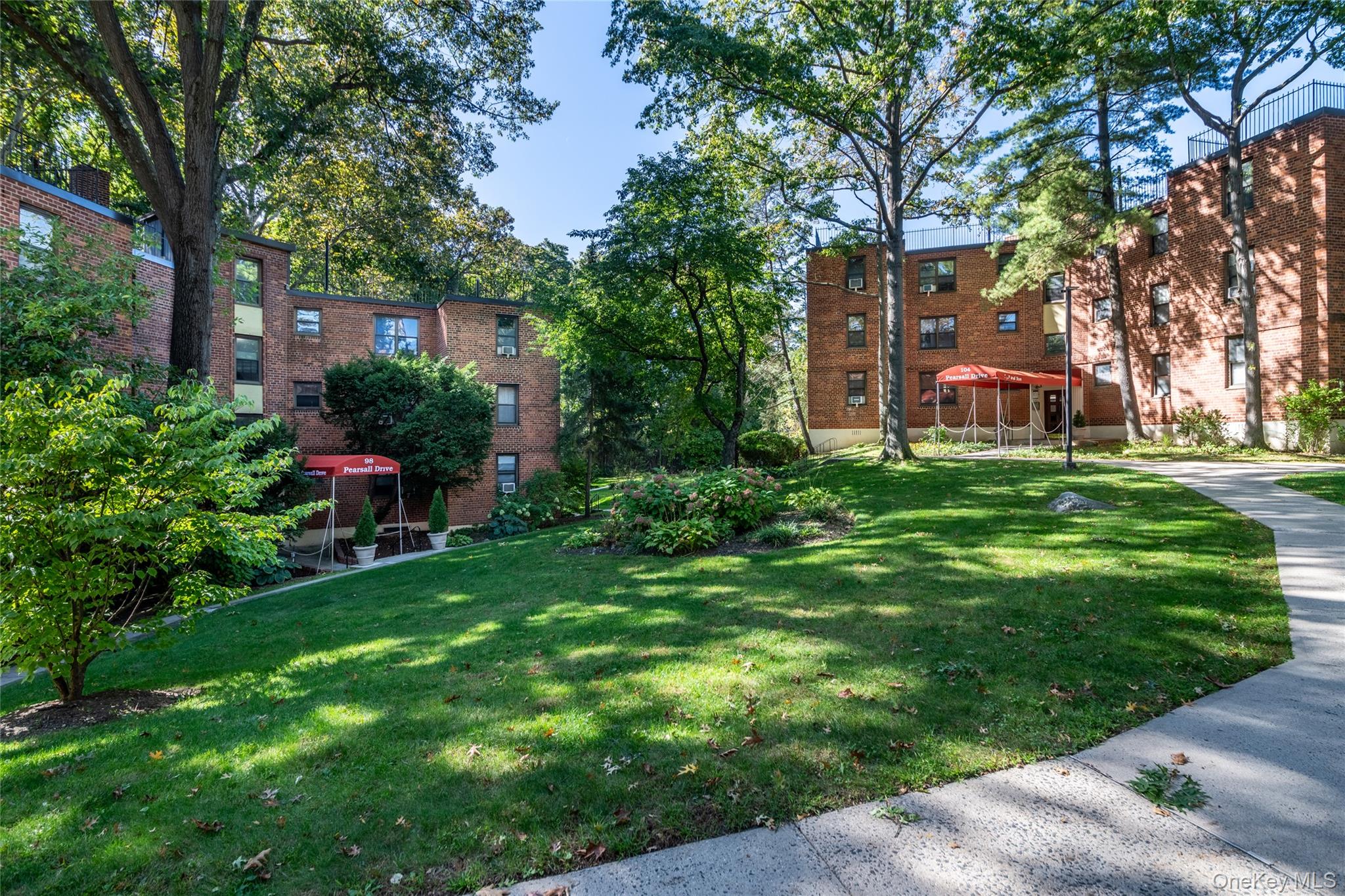 98 Pearsall Drive, Unit 1C photo 6