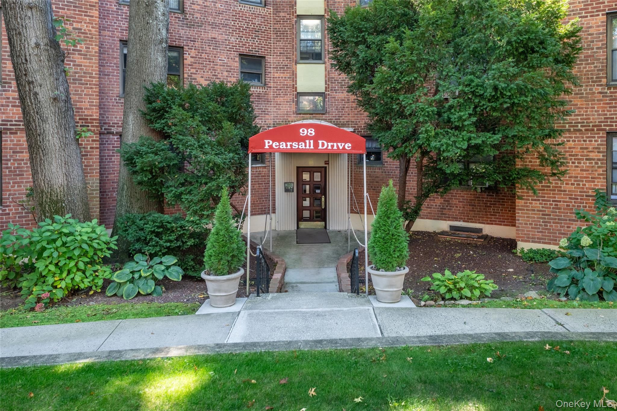 98 Pearsall Drive, Unit 1C photo 4
