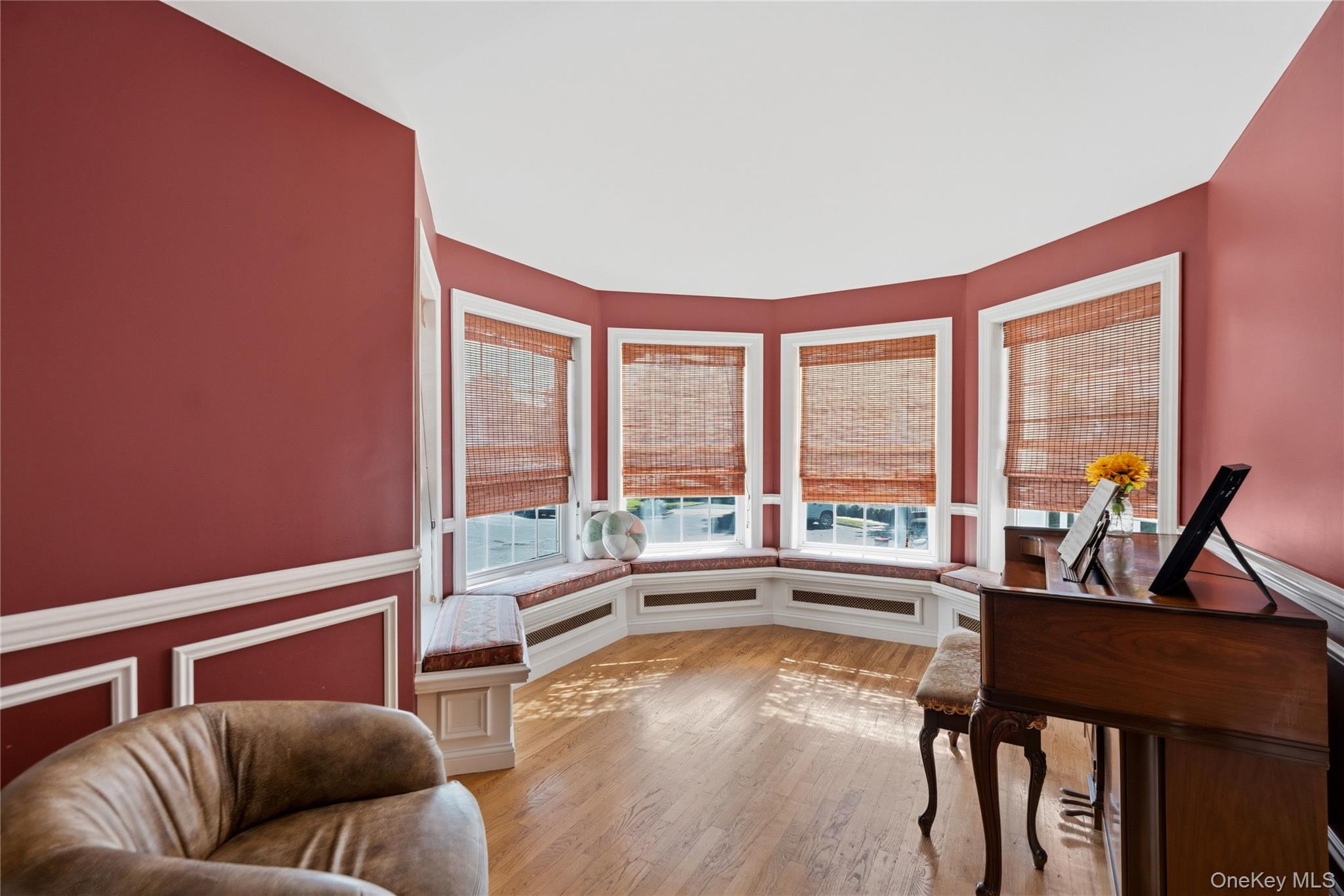 10 Matinecock Court – For Sale photo 12