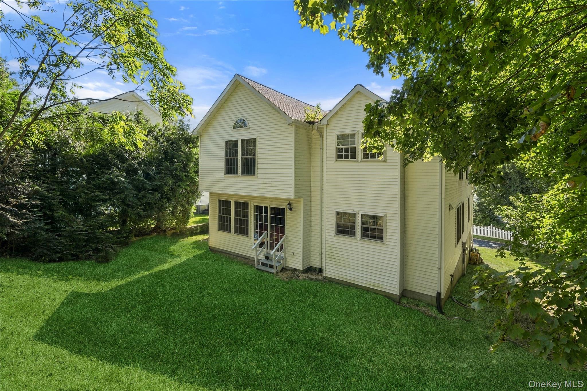 10 Matinecock Court – For Sale photo 30