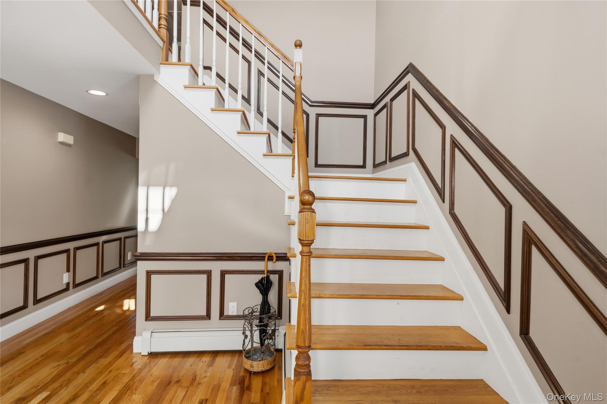 10 Matinecock Court – For Sale photo 3