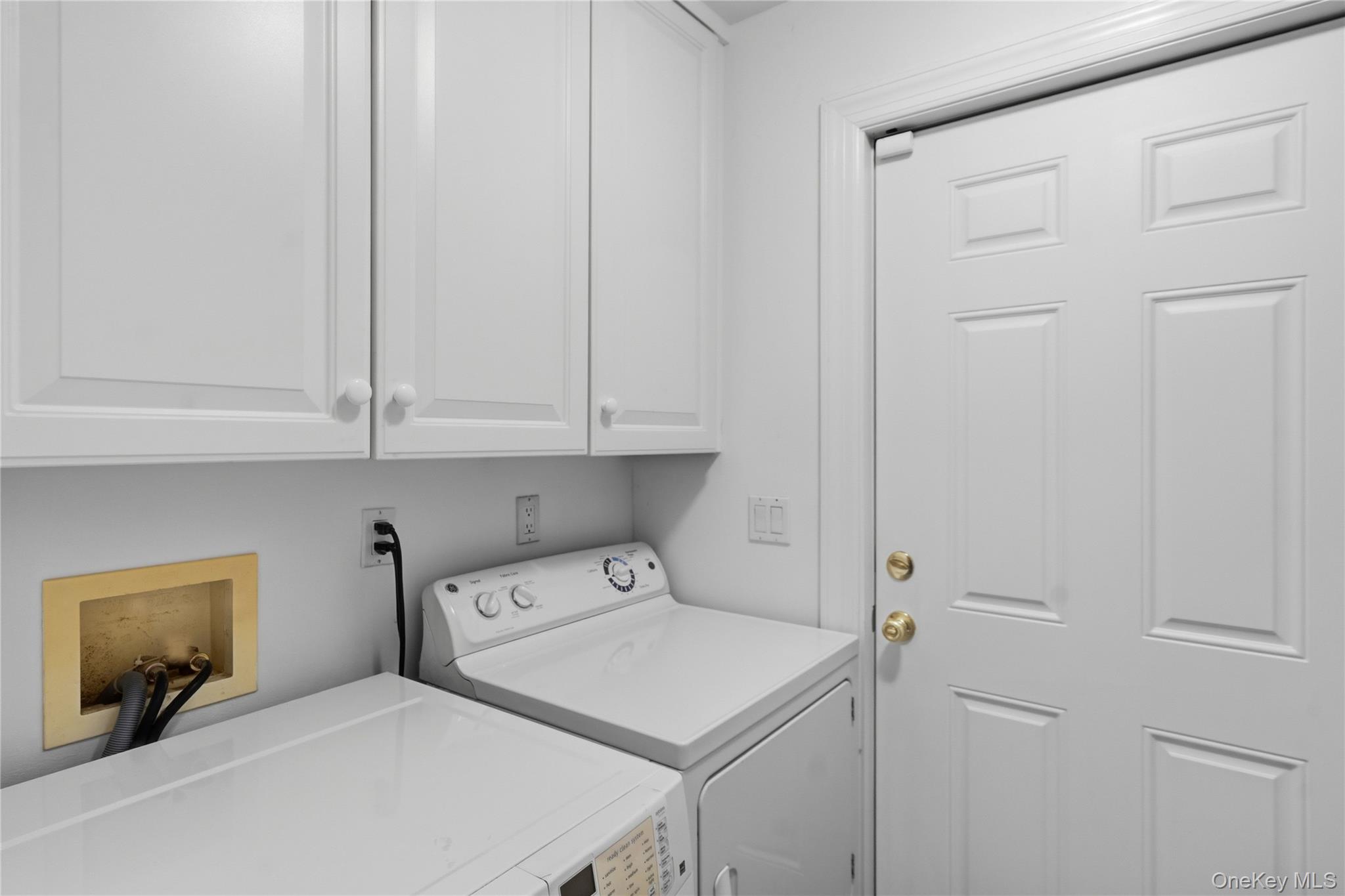10 Matinecock Court – For Sale photo 15