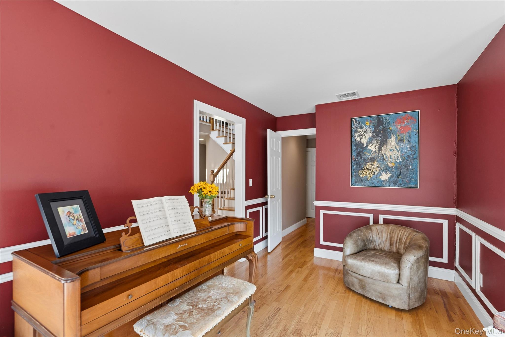 10 Matinecock Court – For Sale photo 13