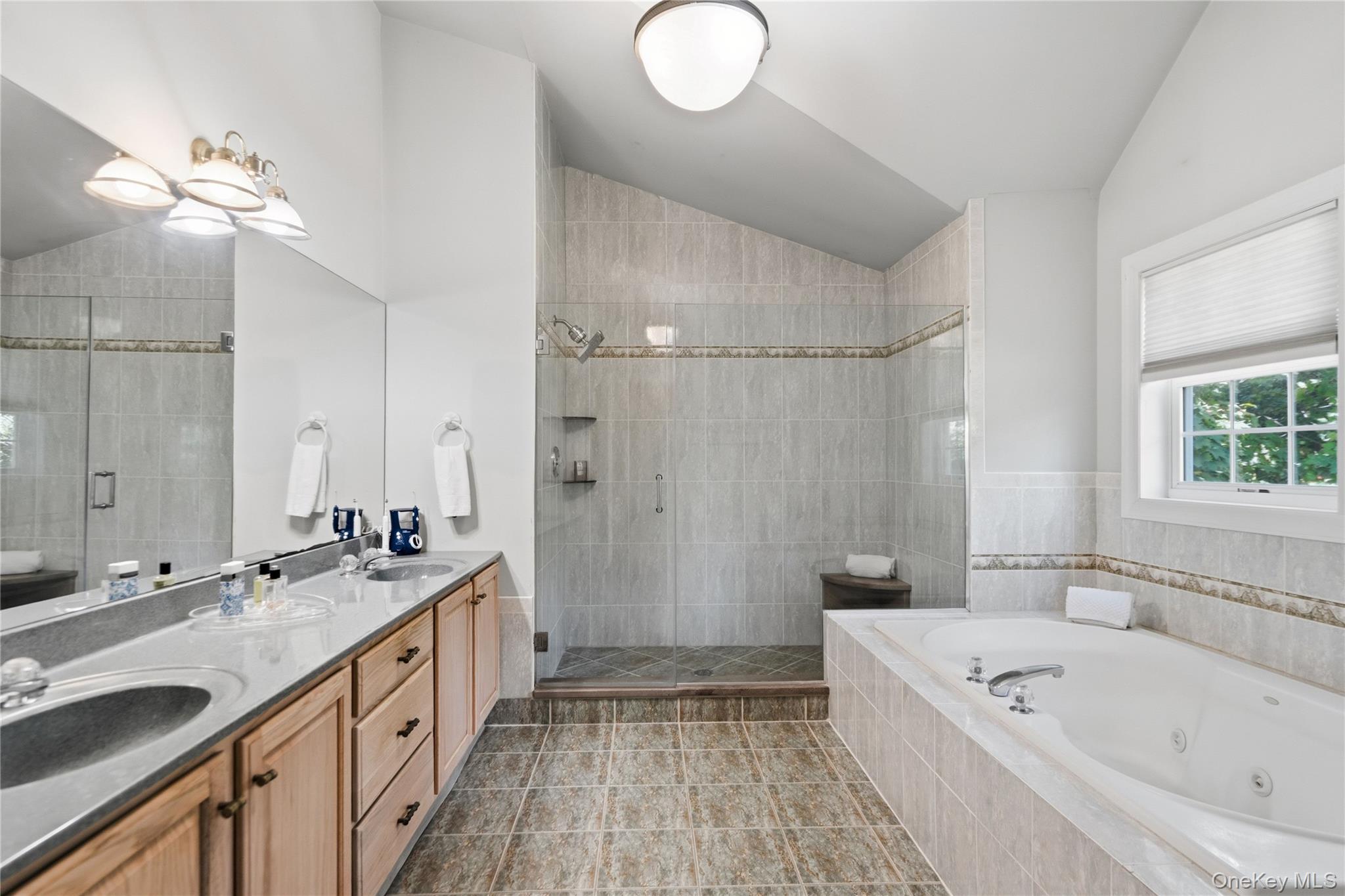 10 Matinecock Court – For Sale photo 20