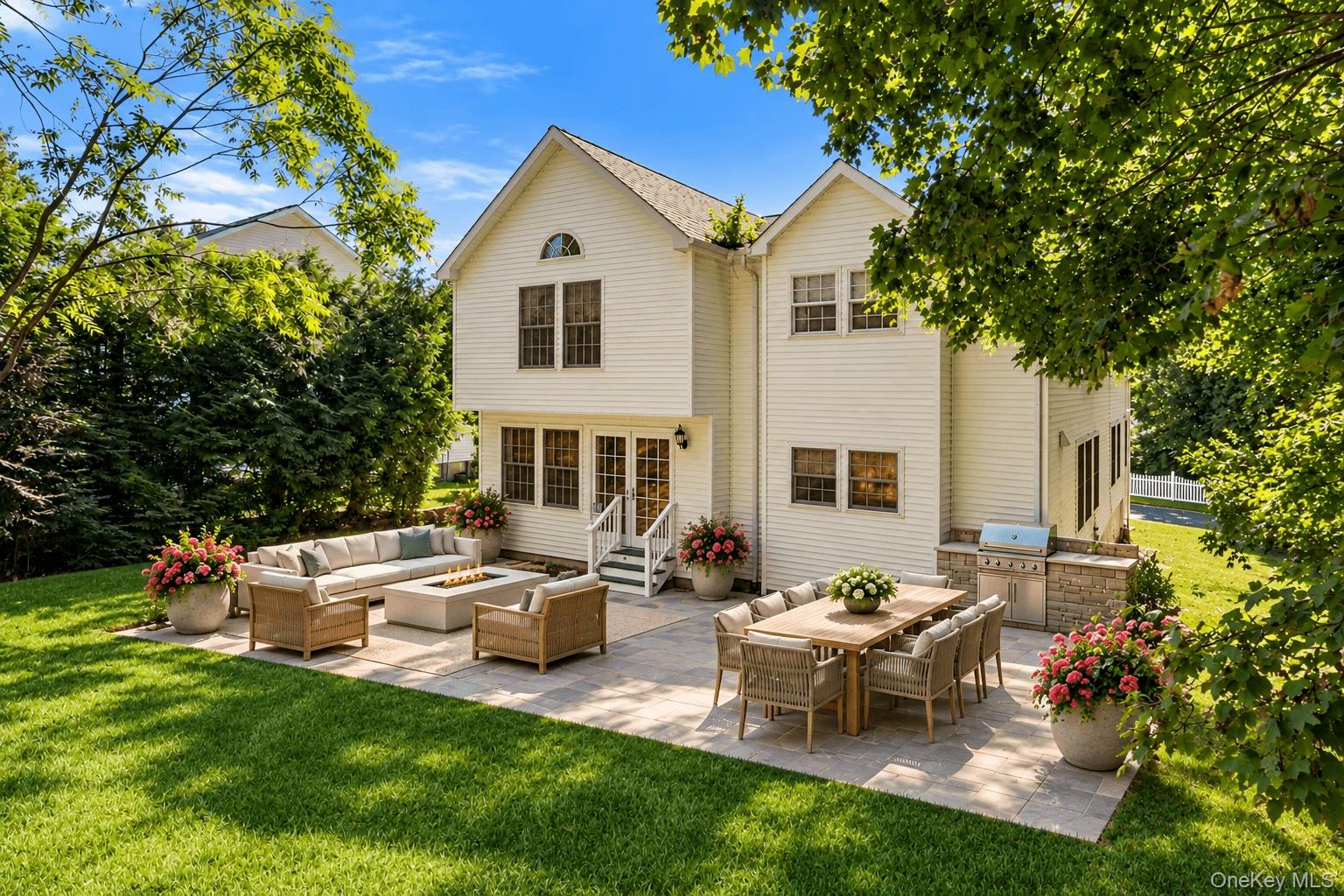 10 Matinecock Court – For Sale photo 31