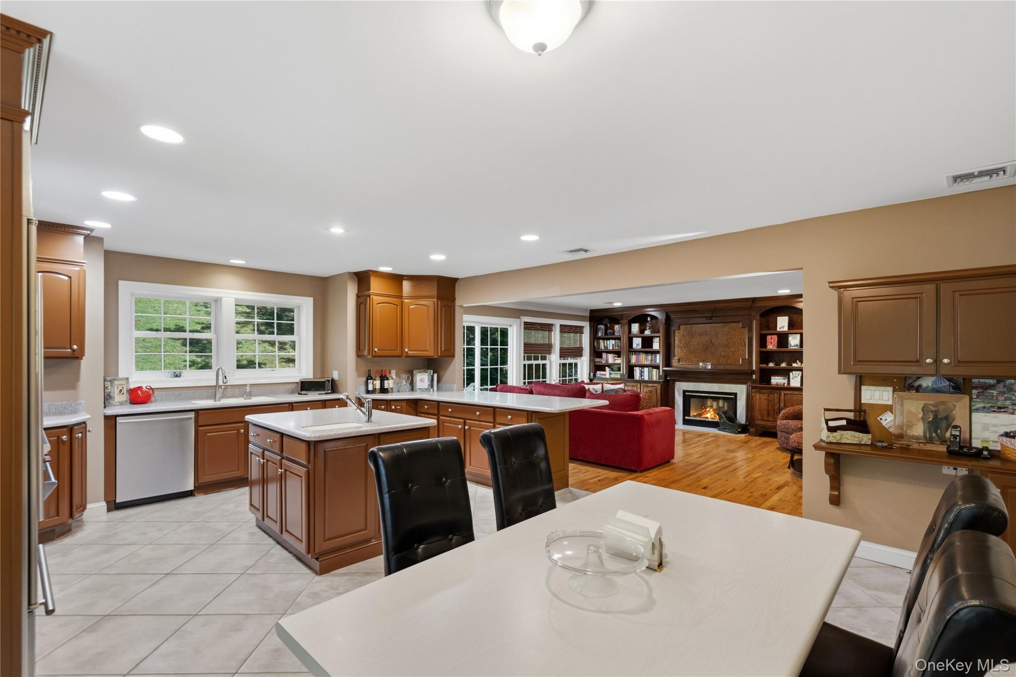 10 Matinecock Court – For Sale photo 7