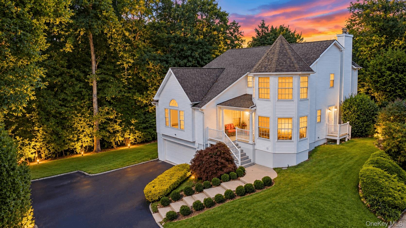 10 Matinecock Court – For Sale