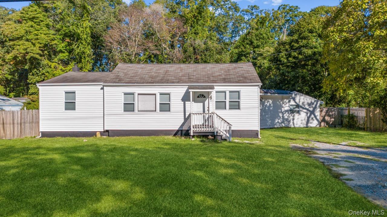 703 Horseblock Road – For Sale photo 2