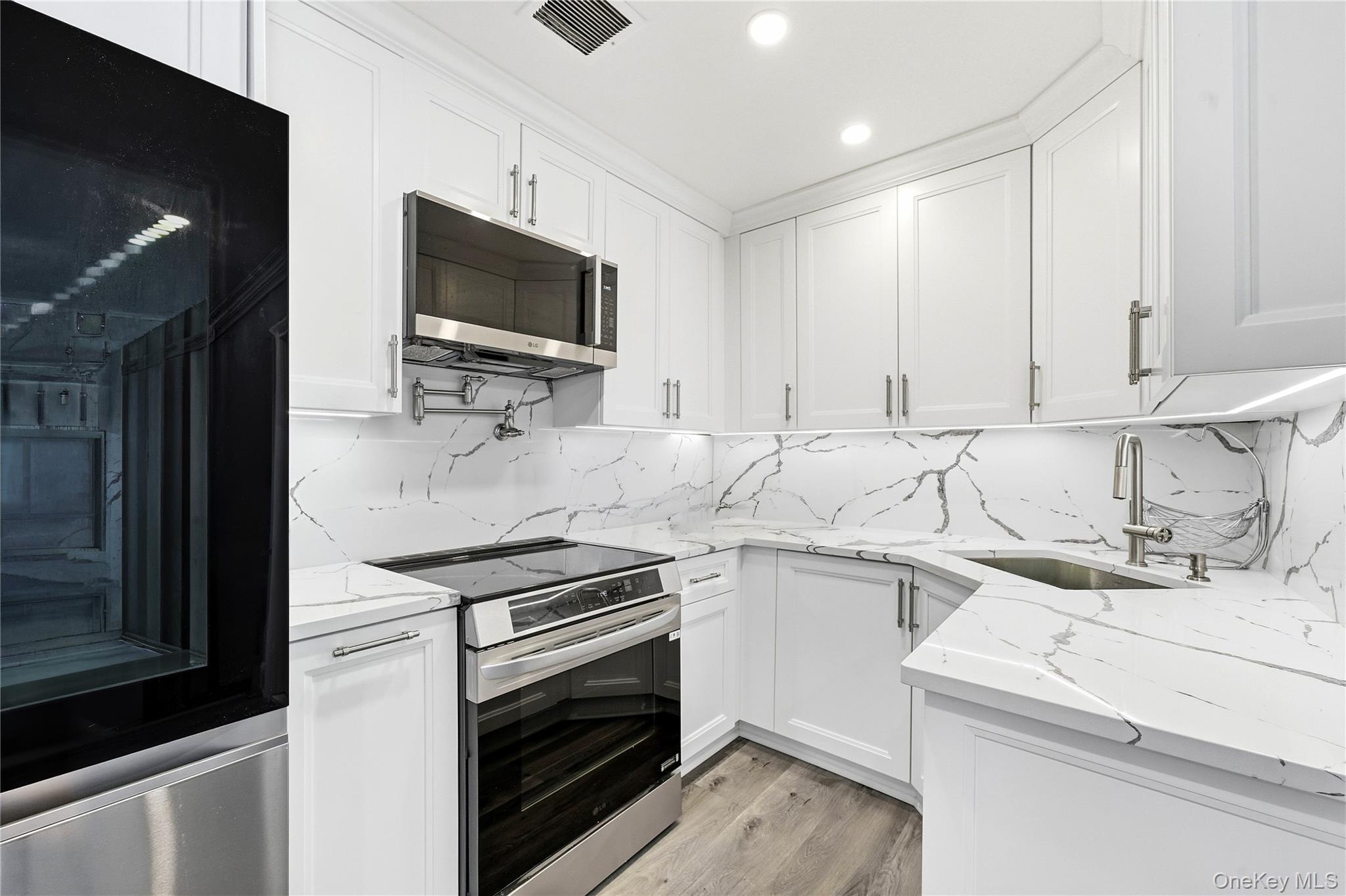 100 W Broadway Ave, Unit #6Q photo 13