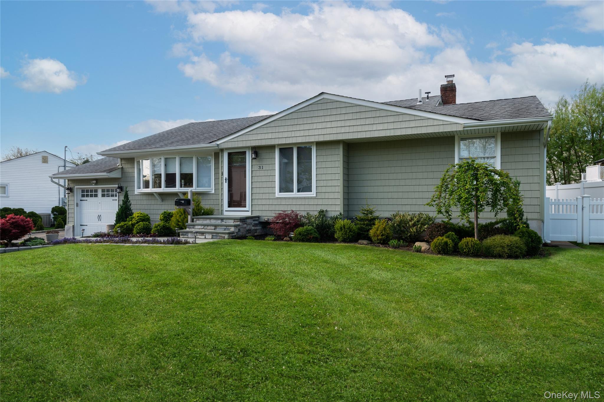 31 Garden Circle – For Sale photo 2