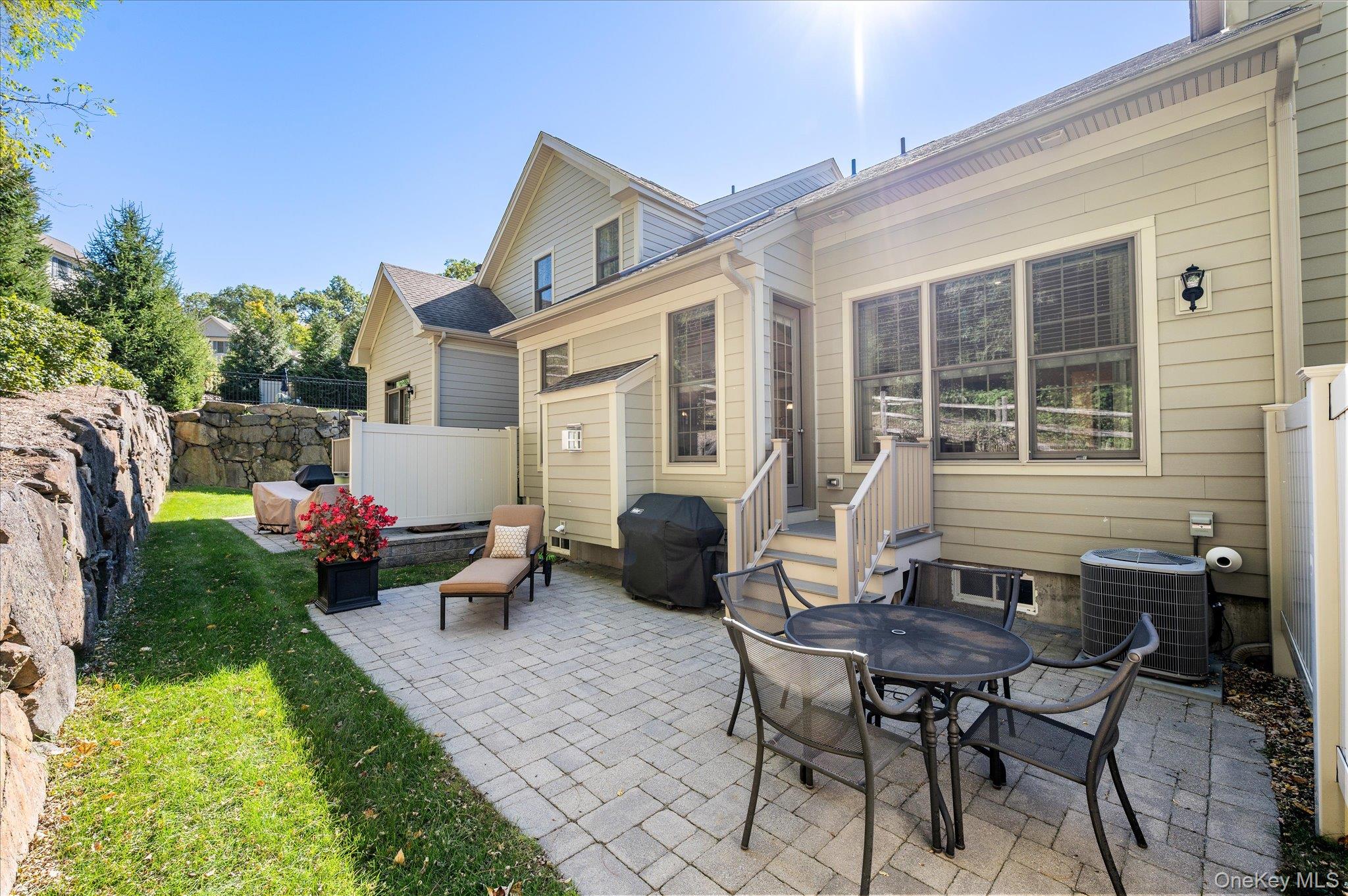 13 Bernheimer Lane – For Sale photo 28