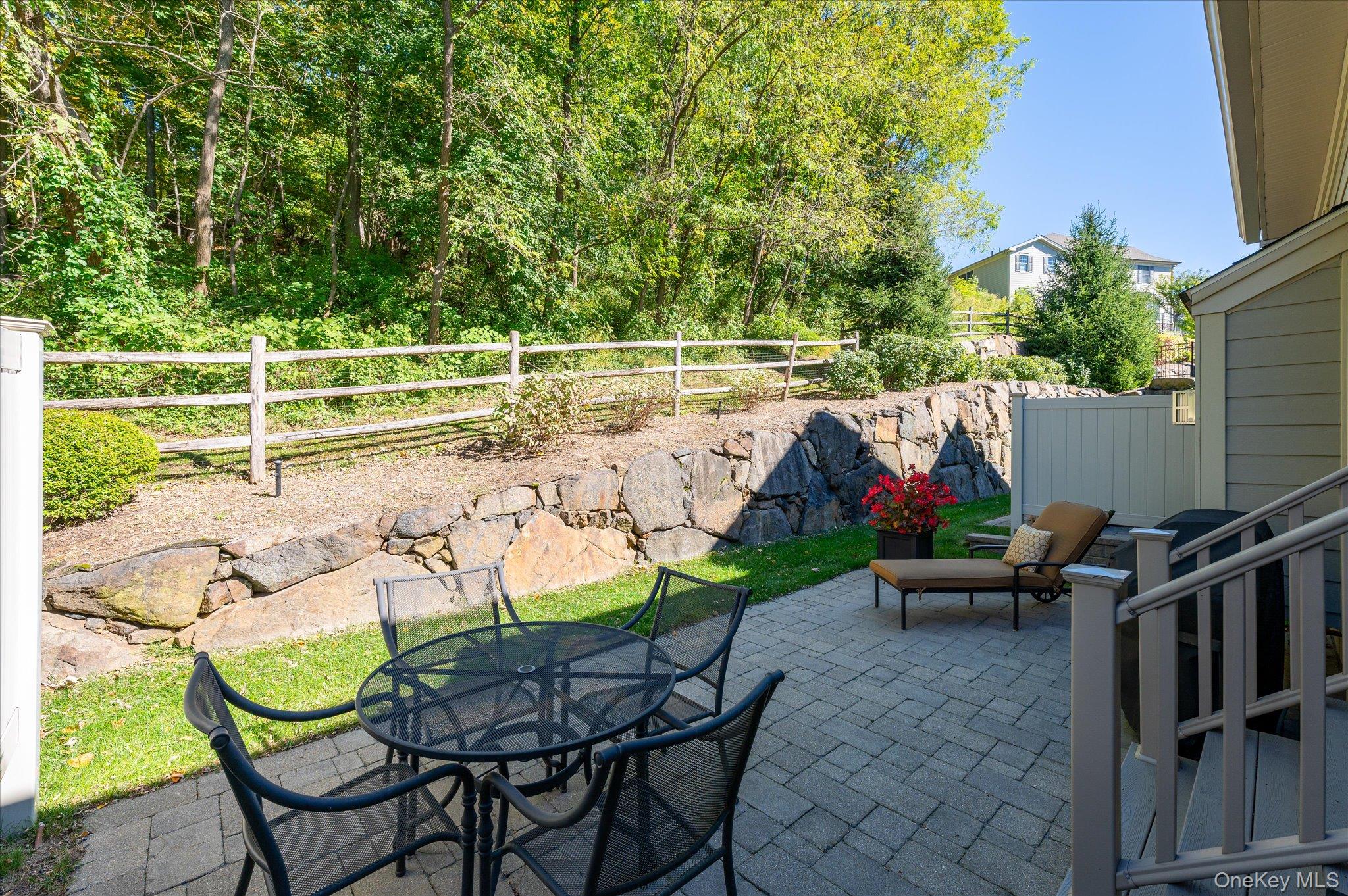 13 Bernheimer Lane – For Sale photo 27