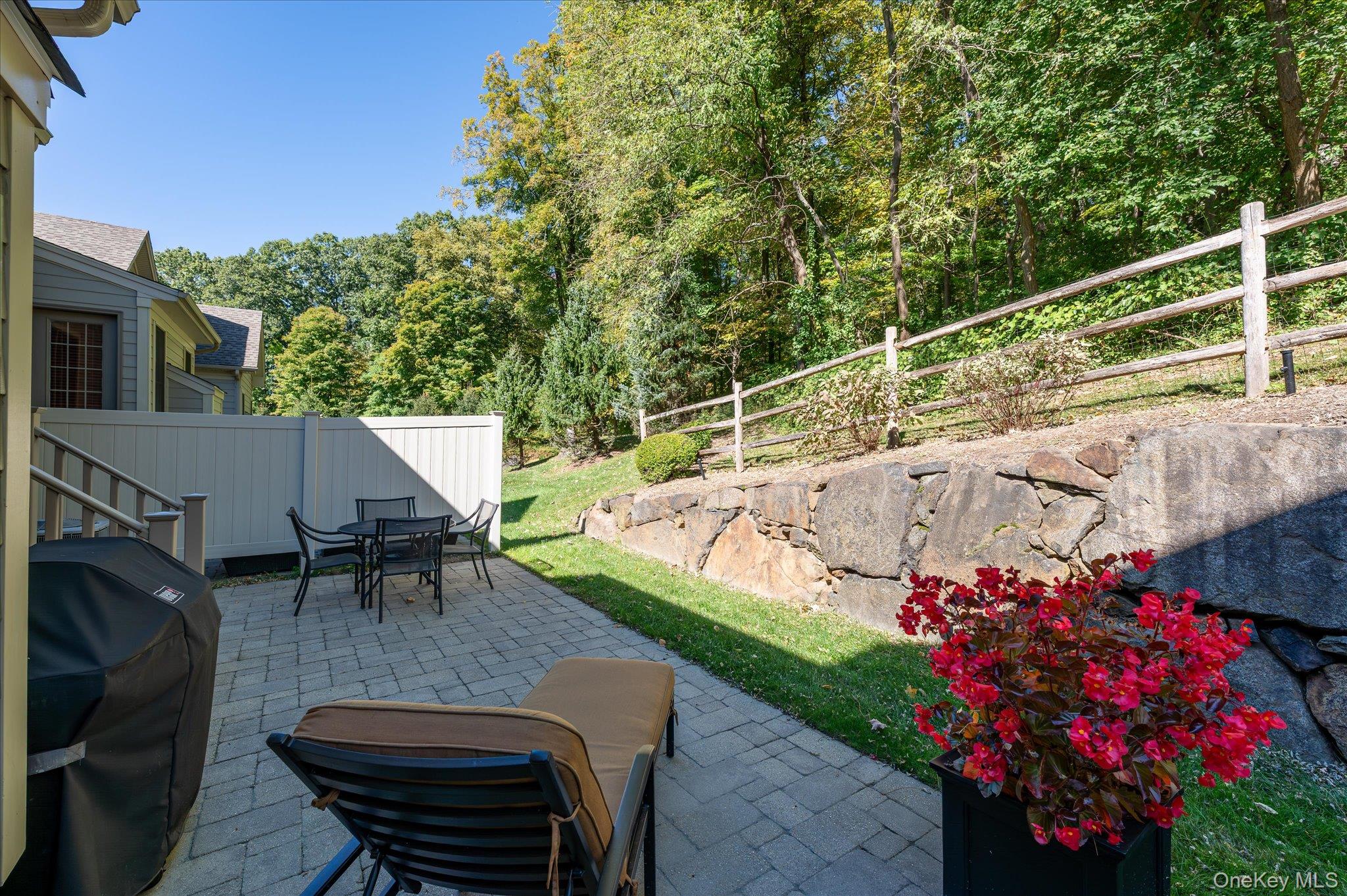 13 Bernheimer Lane – For Sale photo 30