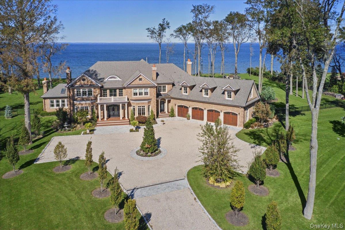 1 Hunters Way – For Sale