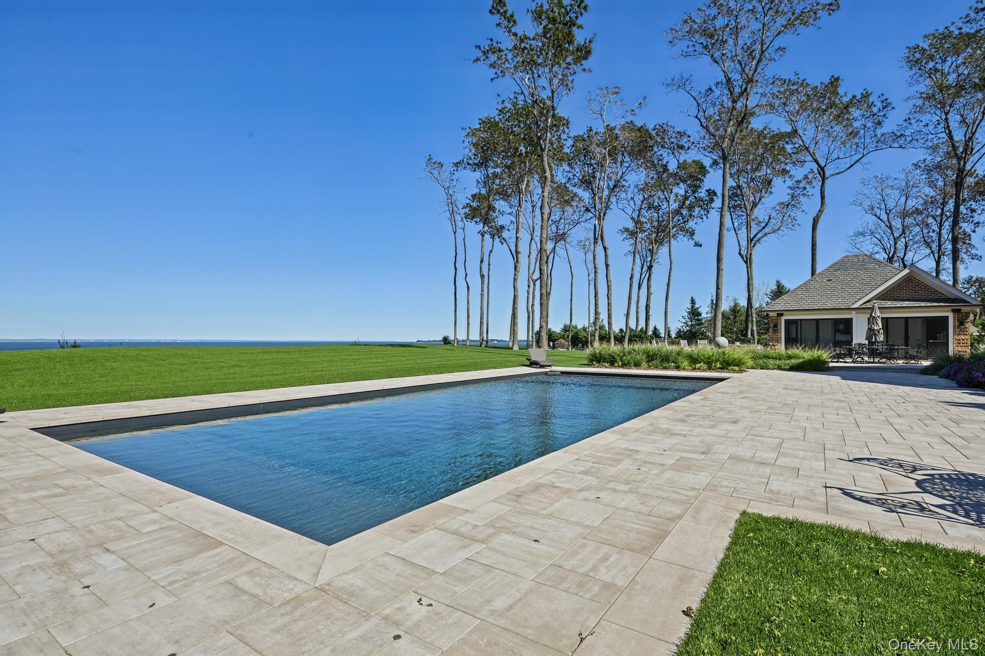 1 Hunters Way – For Sale photo 2