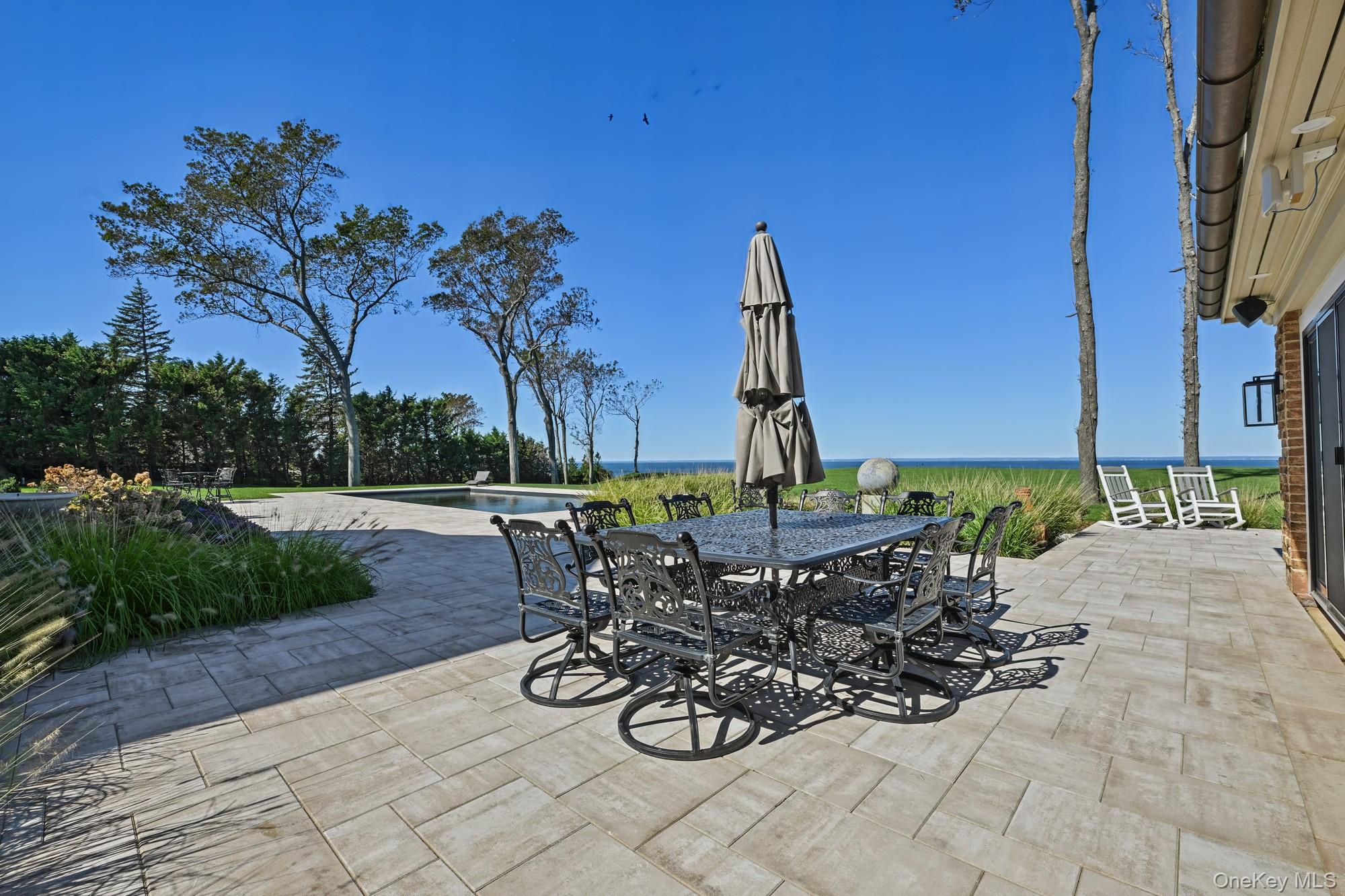 1 Hunters Way – For Sale photo 3