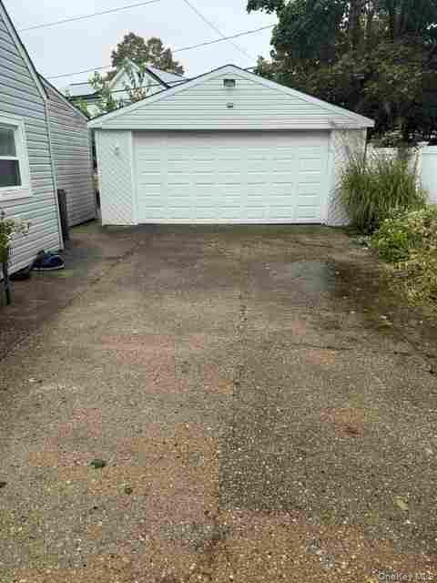 82 Barnyard Ln – For Rent photo 9