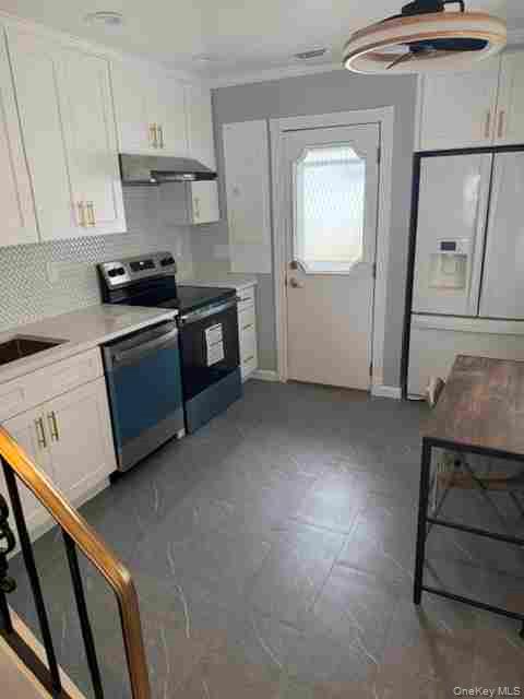 82 Barnyard Ln – For Rent photo 7