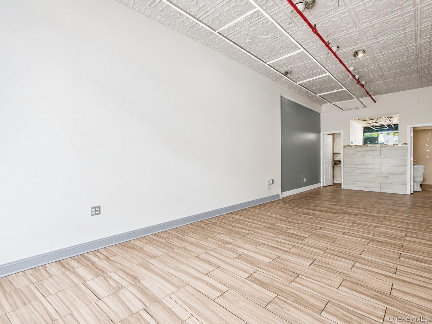 40-09 Queens Boulevard – For Rent photo 6
