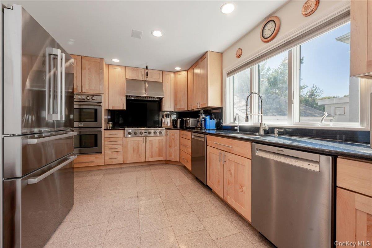 1661 Bay Boulevard – For Sale photo 10