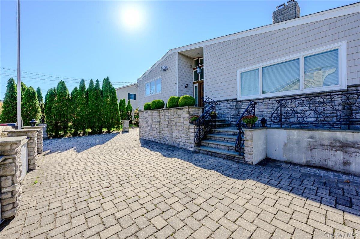 1661 Bay Boulevard – For Sale photo 23