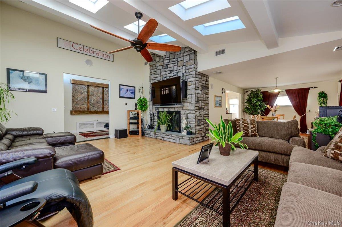 1661 Bay Boulevard – For Sale photo 8