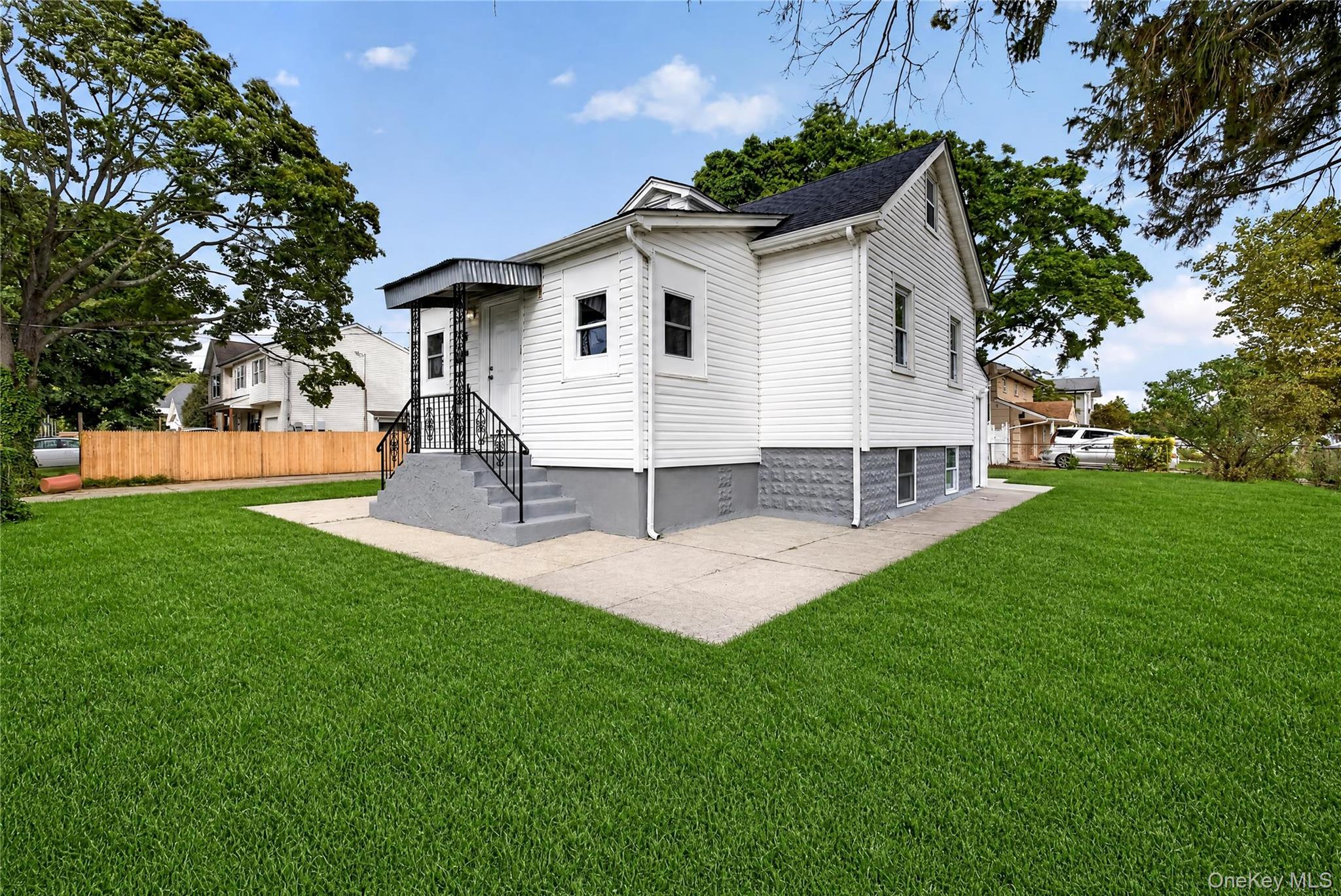 75 Apricot Street – For Sale photo 2