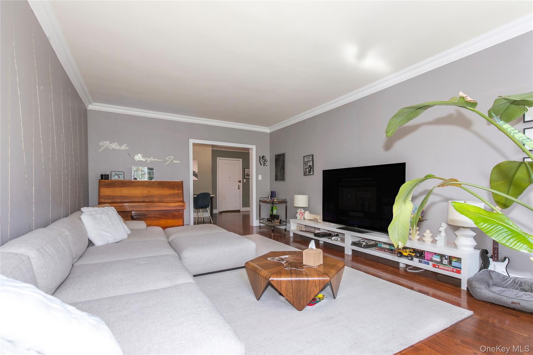 90 Knightsbridge Road, Unit 4J photo 5