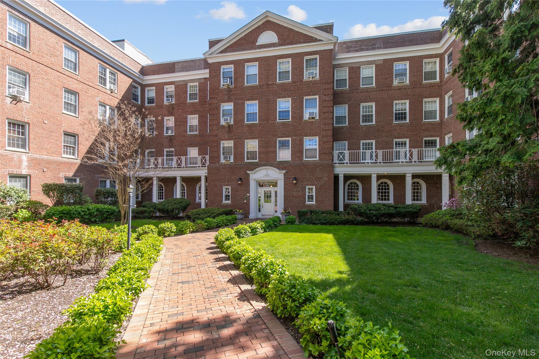 90 Knightsbridge Road, Unit 4J