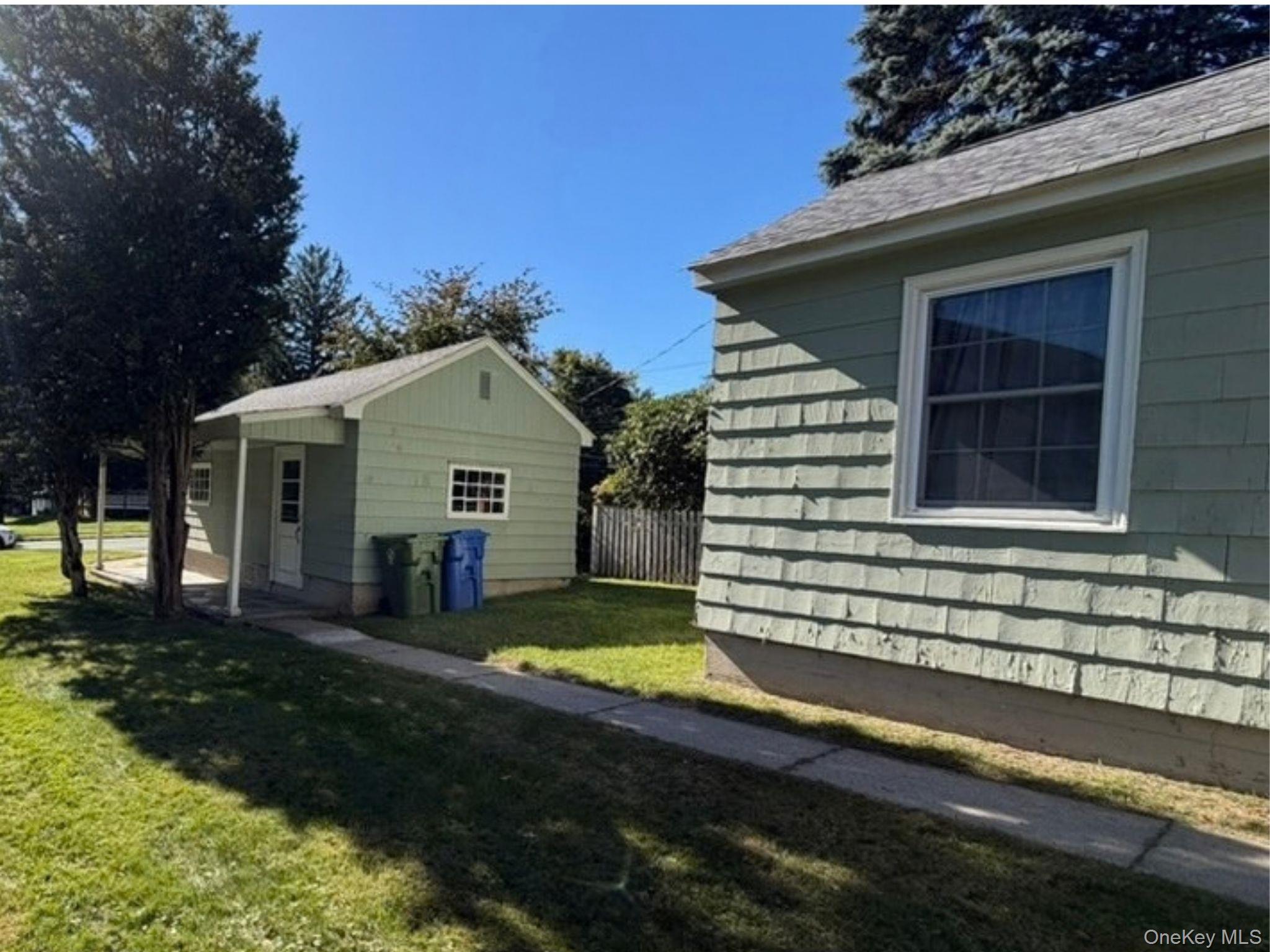 33 Roosevelt Avenue – For Sale photo 3