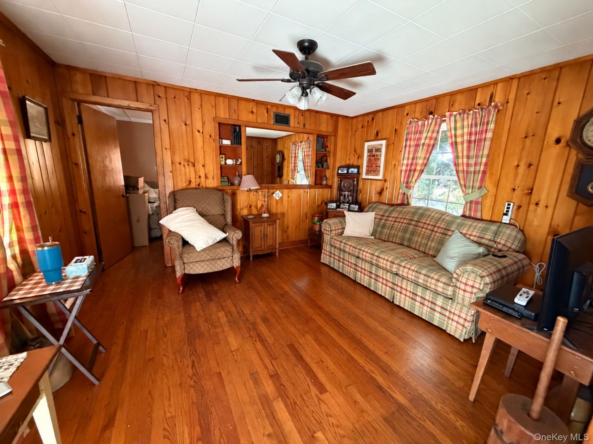 33 Roosevelt Avenue – For Sale photo 10