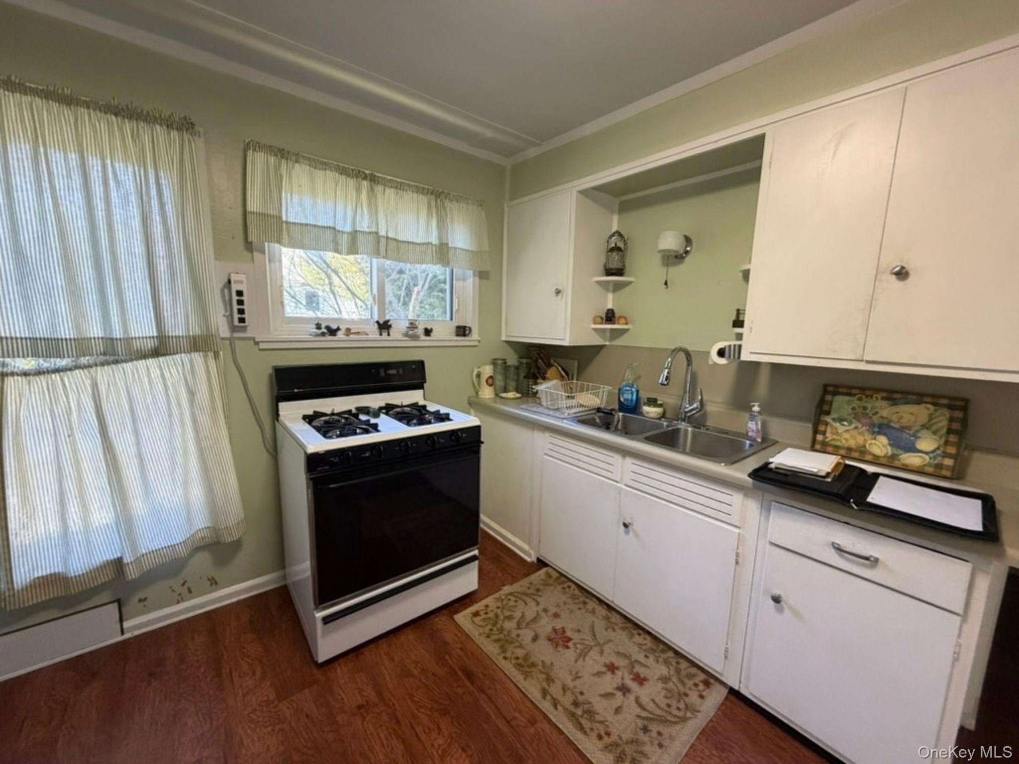 33 Roosevelt Avenue – For Sale photo 4