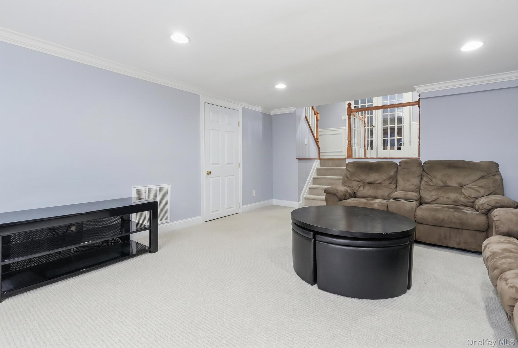 47 Orange Dr – For Rent photo 34