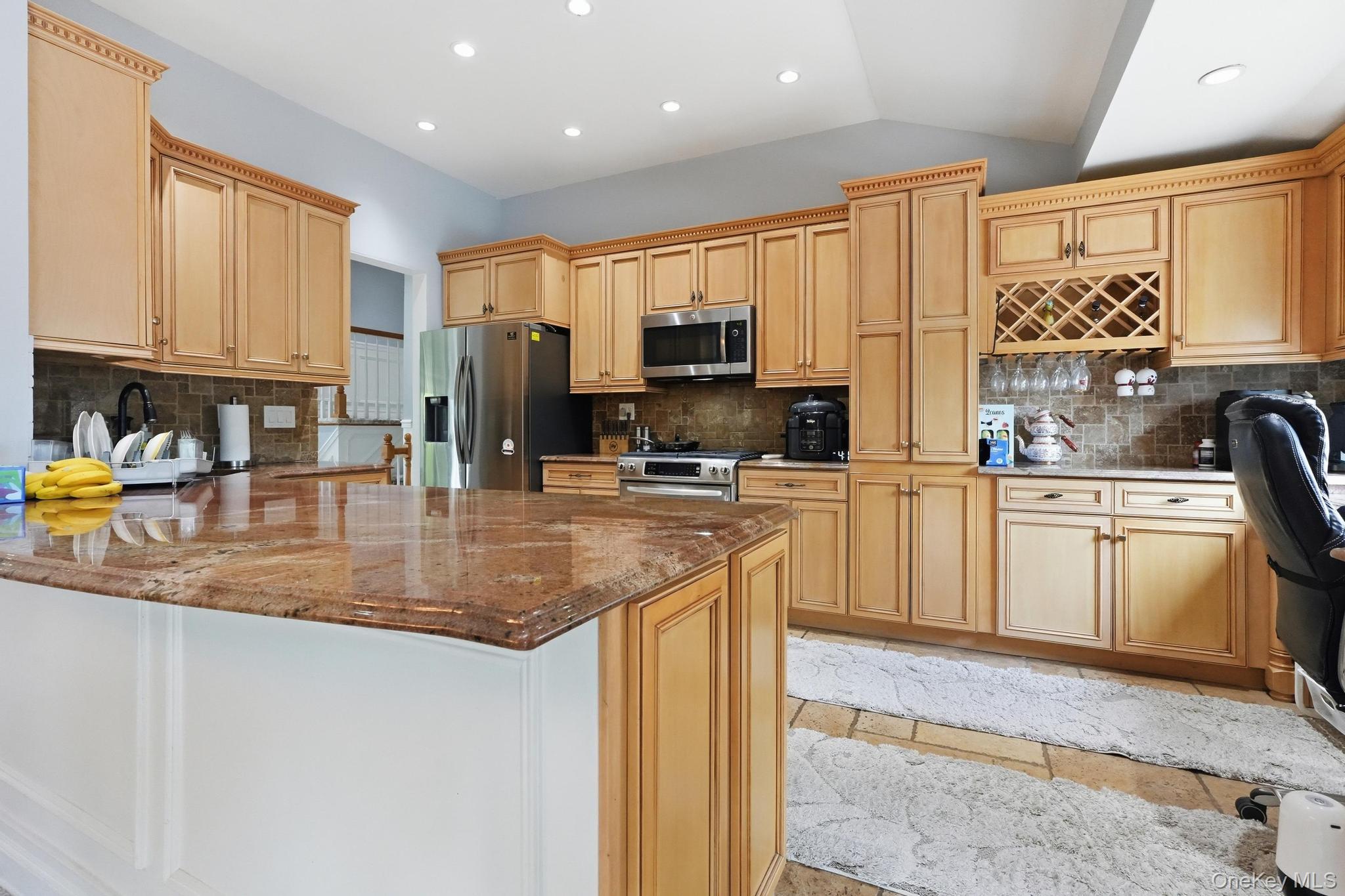 47 Orange Dr – For Rent photo 9