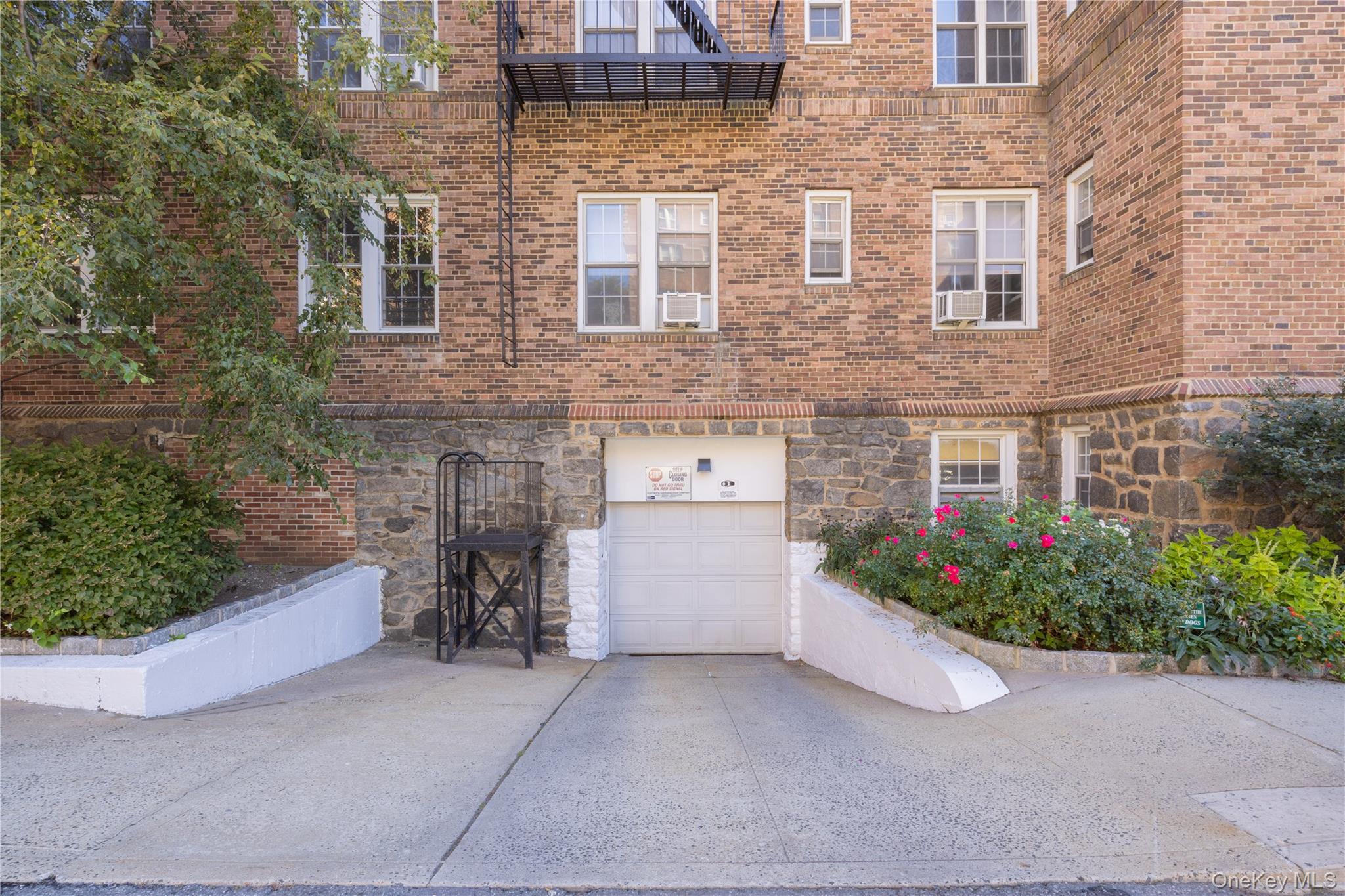 25 Parkview Avenue, Unit 2M photo 30