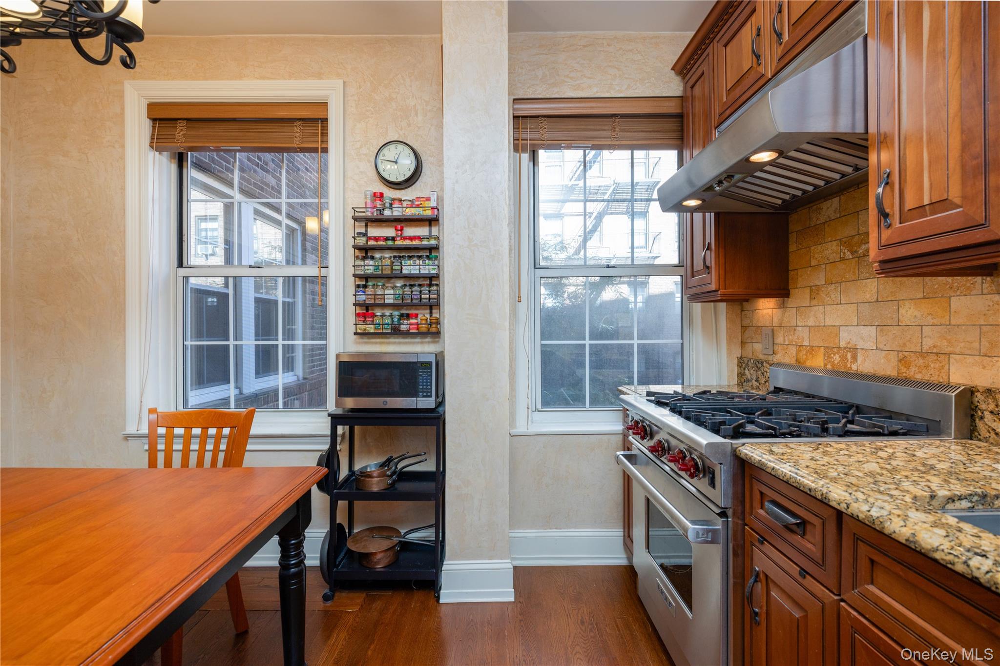 25 Parkview Avenue, Unit 2M photo 15