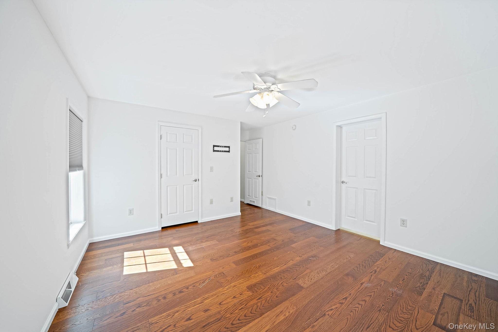 1661 Old Country Road, Unit 516 photo 26