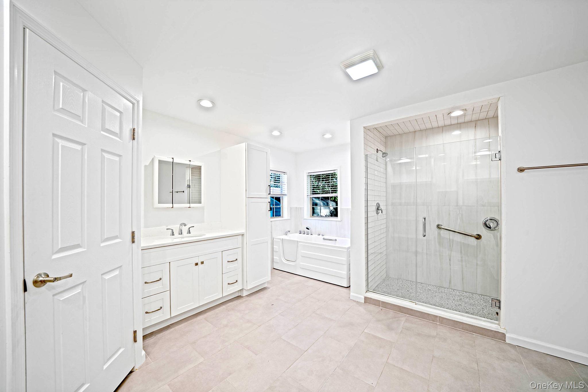 1661 Old Country Road, Unit 516 photo 31