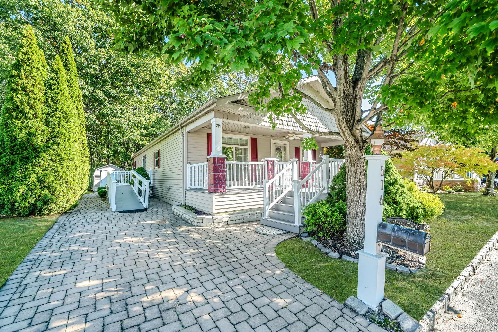1661 Old Country Road, Unit 516 photo 3