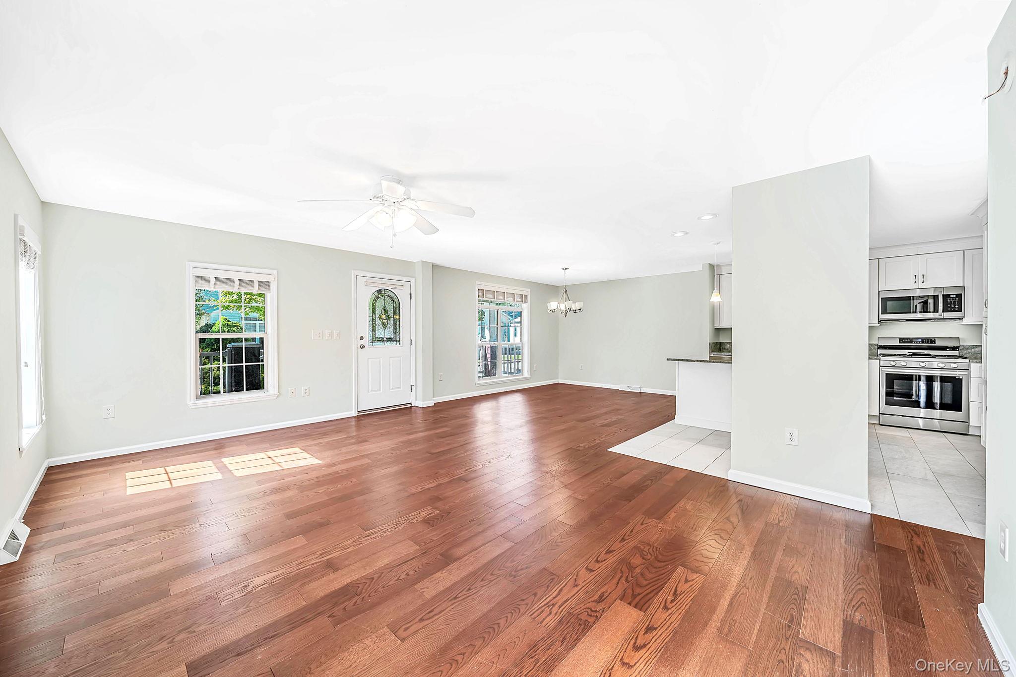 1661 Old Country Road, Unit 516 photo 13
