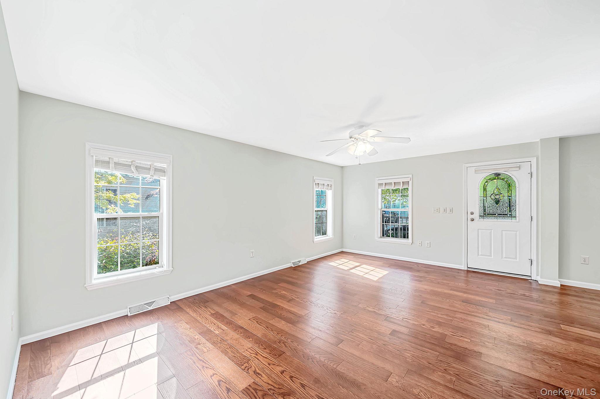 1661 Old Country Road, Unit 516 photo 14