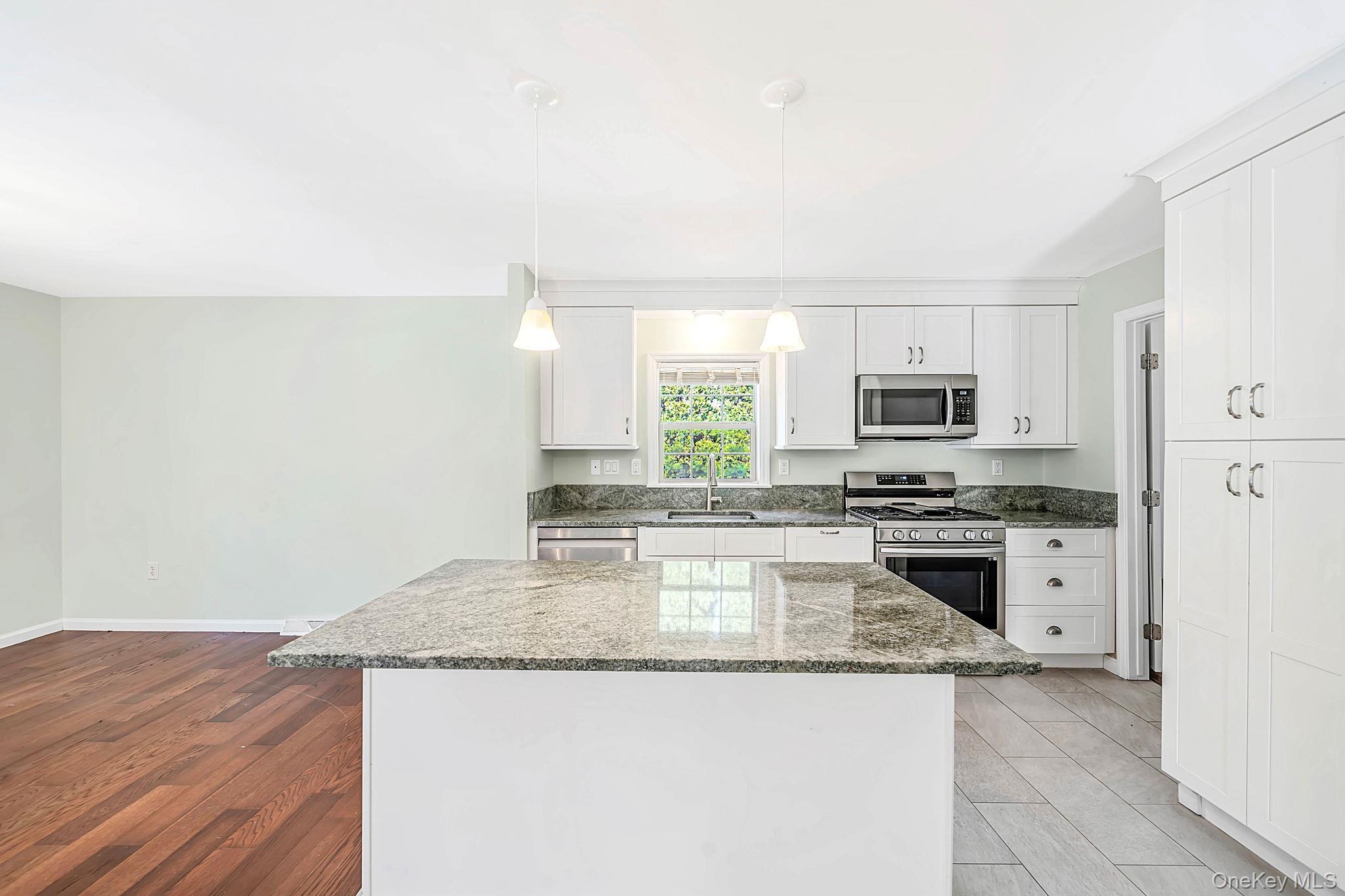 1661 Old Country Road, Unit 516 photo 20
