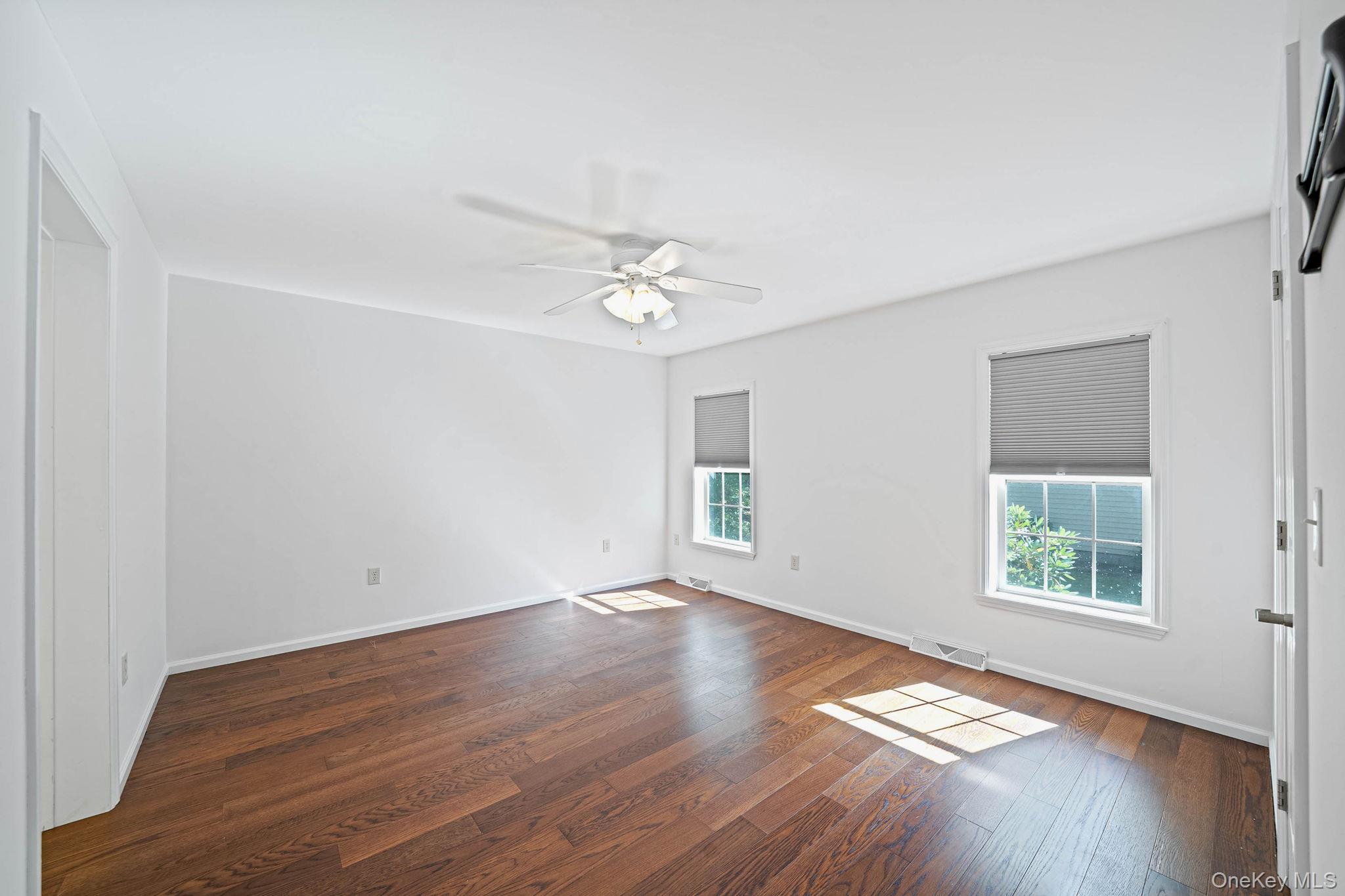 1661 Old Country Road, Unit 516 photo 25