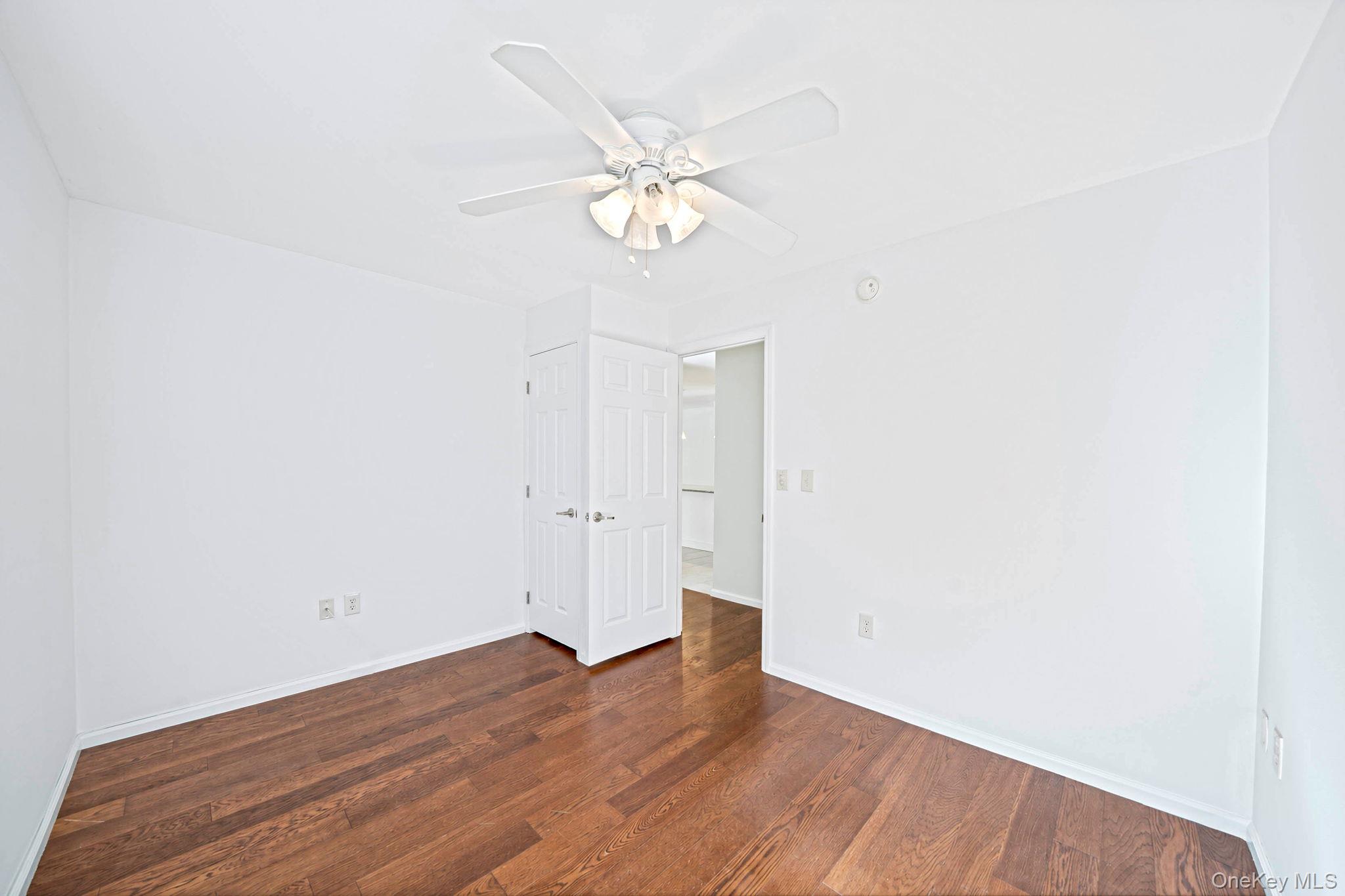 1661 Old Country Road, Unit 516 photo 24